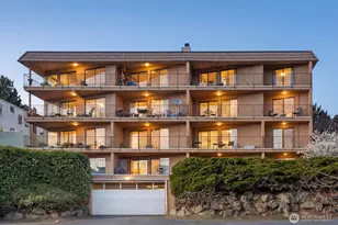 3905 4th Ave NE, Seattle, WA 98105 - Photo 2