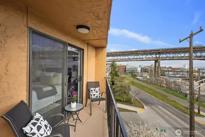 3905 4th Avenue NE #301, Seattle, WA 98105 - Photo 18