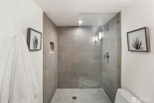 3905 4th Ave NE, Seattle, WA 98105 - Photo 16