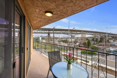 3905 4th Avenue NE #301, Seattle, WA 98105 - Photo 12