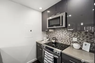 3905 4th Avenue NE #301, Seattle, WA 98105 - Photo 10