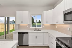 210 Shannon Lewis Ln, Winlock, WA 98596 - Photo 8