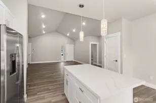 208 Shannon Lewis Ln, Winlock, WA 98596 - Photo 8