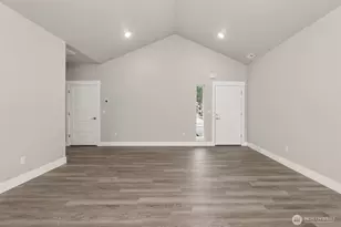 212 Shannon Lewis Ln, Winlock, WA 98596 - Photo 2