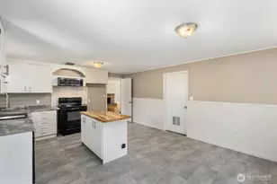 8415 Mt Tacoma Dr SW, Lakewood, WA 98498 - Photo 10