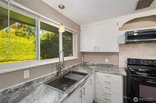 8415 Mt Tacoma Dr SW, Lakewood, WA 98498 - Photo 16