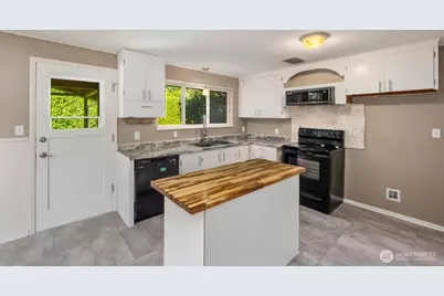 8415 Mt Tacoma Drive SW, Lakewood, WA 98498 - Photo 14