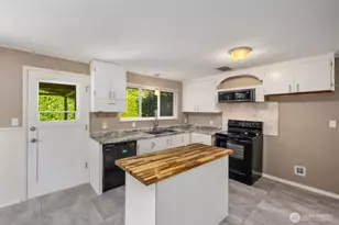 8415 Mt Tacoma Dr SW, Lakewood, WA 98498 - Photo 14