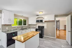 8415 Mt Tacoma Dr SW, Lakewood, WA 98498 - Photo 10