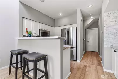 6649 SE Cougar Mountain Way, Bellevue, WA 98006 - Photo 10