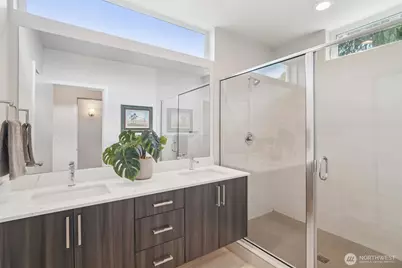 9032 14th Avenue NW #D, Seattle, WA 98117 - Photo 18