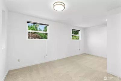 12506 Holmes Point Drive NE, Kirkland, WA 98034 - Photo 32