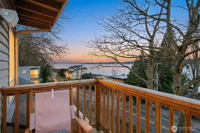 12506 Holmes Point Drive NE, Kirkland, WA 98034 - Photo 22