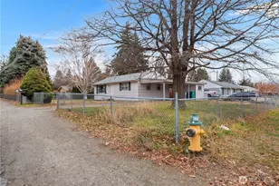 1100 3rd St, East Wenatchee, WA 98802 - Photo 26