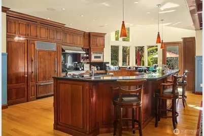 22430 Dogwood Lane, Woodway, WA 98020 - Photo 6