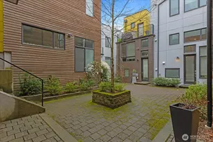 3813 Fremont Ln N, Seattle, WA 98103 - Photo 24