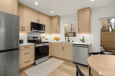 14321 C Interlake Avenue N, Seattle, WA 98133 - Photo 6