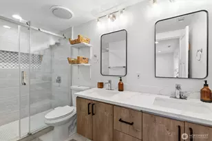 2000 NE 27th St, Renton, WA 98056 - Photo 14