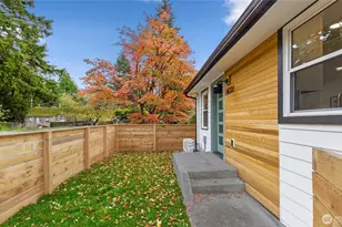 14321 Interlake Ave N, Seattle, WA 98133 - Photo 2