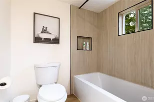 14321 Interlake Ave N, Seattle, WA 98133 - Photo 12