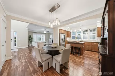 1704 25th Avenue NE, Issaquah, WA 98029 - Photo 10