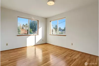 8900 2nd Avenue NE, Seattle, WA 98115 - Photo 30