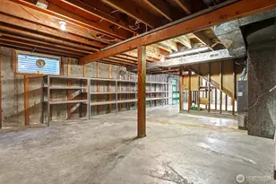 8900 2nd Ave NE, Seattle, WA 98115 - Photo 36