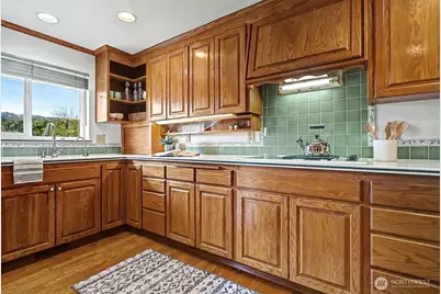 8900 2nd Avenue NE, Seattle, WA 98115 - Photo 12