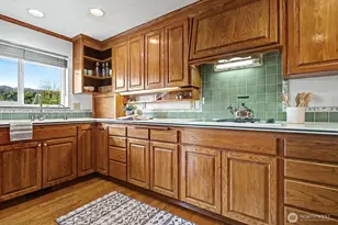 8900 2nd Ave NE, Seattle, WA 98115 - Photo 12