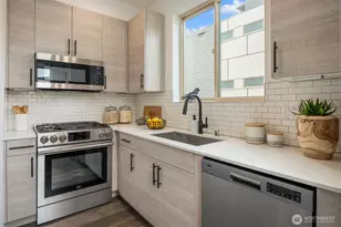 6716 Mary Ave NW, Seattle, WA 98117 - Photo 16