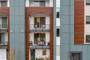 23121 NE 8th St, Sammamish, WA 98074 - Photo 2