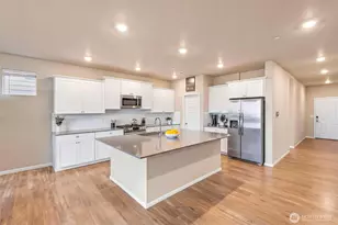 1323 Baker Heights Loop, Bremerton, WA 98312 - Photo 4