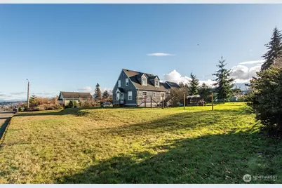 1202 W 9th Street, Port Angeles, WA 98363 - Photo 32