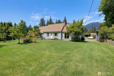 39729 State Route 530 NE, Arlington, WA 98223 - Photo 2