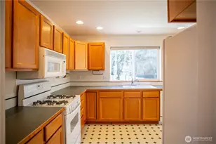 4016 Stikes Dr SE, Lacey, WA 98503 - Photo 14