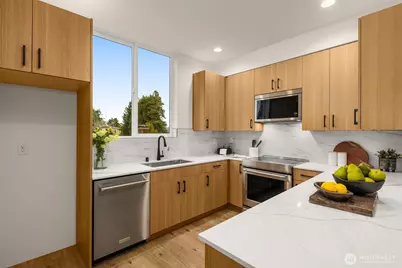 4408 D 50th Avenue S, Seattle, WA 98118 - Photo 16