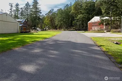 121 Cessna Avenue, Friday Harbor, WA 98250 - Photo 14