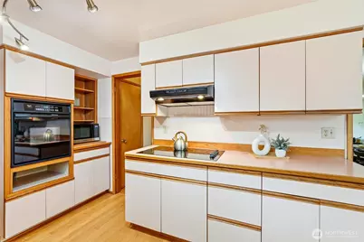 1058 NE 106th Street, Seattle, WA 98125 - Photo 8