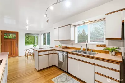 1058 NE 106th Street, Seattle, WA 98125 - Photo 6