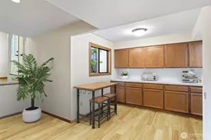 1602 NE 140th St, Seattle, WA 98125 - Photo 4