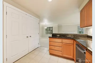 10016 NE 120th Lane #F201, Kirkland, WA 98034 - Photo 10
