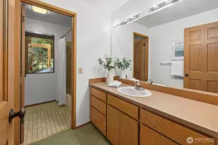 13619 NE 28th St, Bellevue, WA 98005 - Photo 28