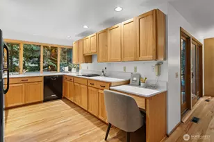 13619 NE 28th St, Bellevue, WA 98005 - Photo 10