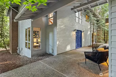 13619 NE 28th St, Bellevue, WA 98005 - Photo 1