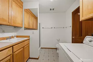 7810 175th St SW, Edmonds, WA 98026 - Photo 26