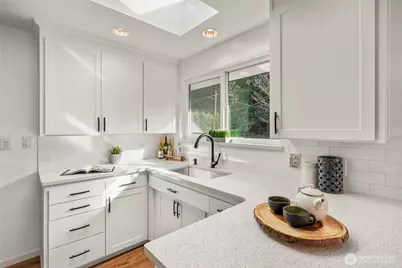 19513 Meridian Avenue N, Shoreline, WA 98133 - Photo 6