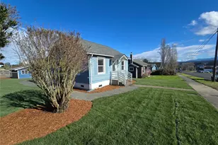 1035 W 8th St, Port Angeles, WA 98363 - Photo 4