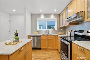 131 146th Ave SE, Bellevue, WA 98007 - Photo 2