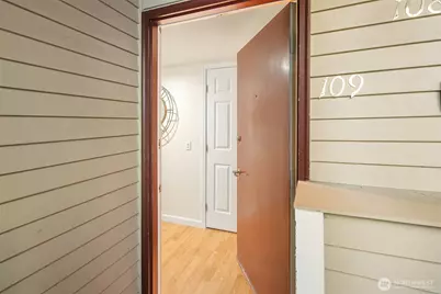 8652 164th Avenue NE #C109, Redmond, WA 98052 - Photo 2