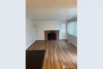 9201 36th Avenue S, Seattle, WA 98168 - Photo 4